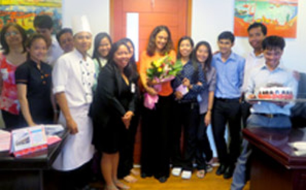 news_TheBluePumpkincelebrates15yearsinCambodia.jpg
